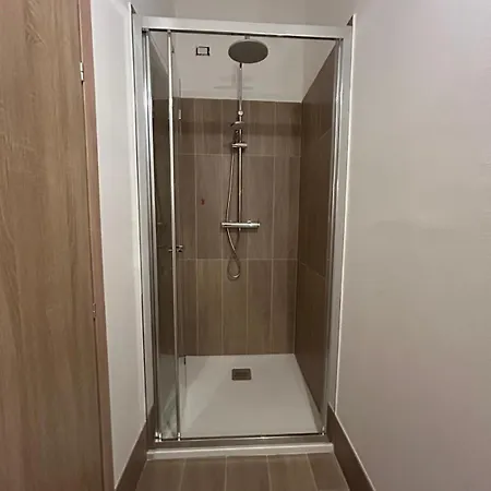 Living - By Angeloni アパート グッビオ